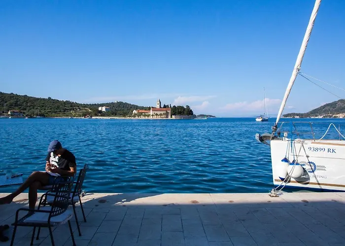 Apartman Kolura Vis