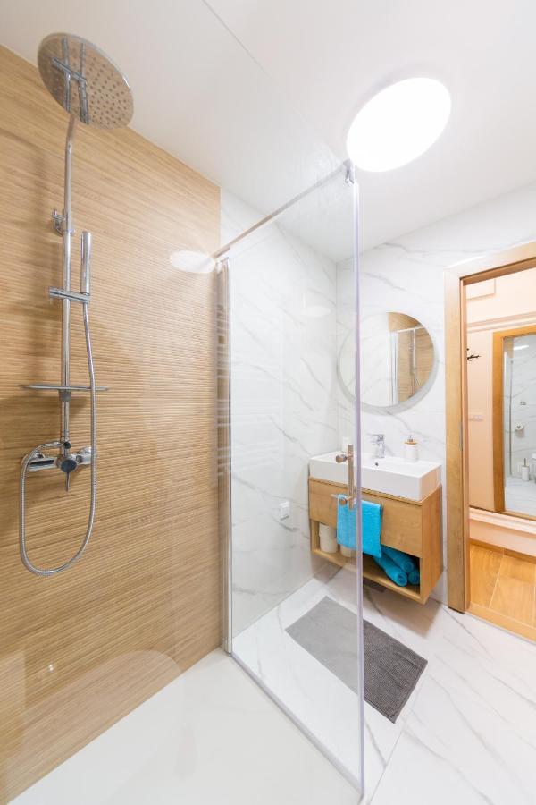 Kolura Apartment
